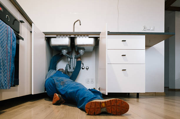 Professional Leak Detection technician working in Burnsville, MN